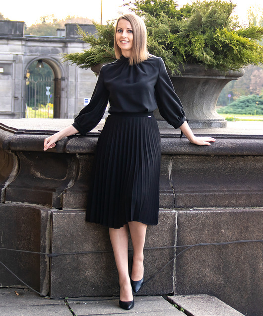 Elegancka spódnica plisowana midi czarna
