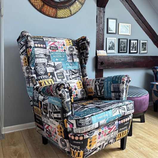 Fotel uszak Nowy Jork we wzory, aksamitny