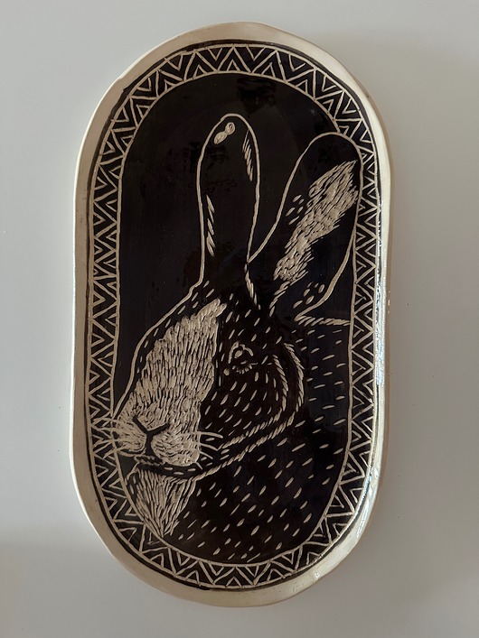 Duży talerz owalny, patera w zająca