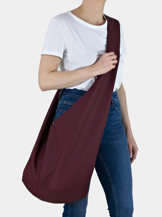 Bordowa torba hobo w stylu boho / vegan