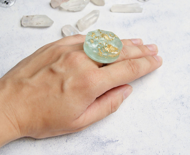 S A L E : UNIKATOWY pierścień z żywicy MIĘTA