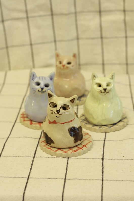 Podstawka na kadzidło kot. Kolorowa ceramika ręcznie robiona