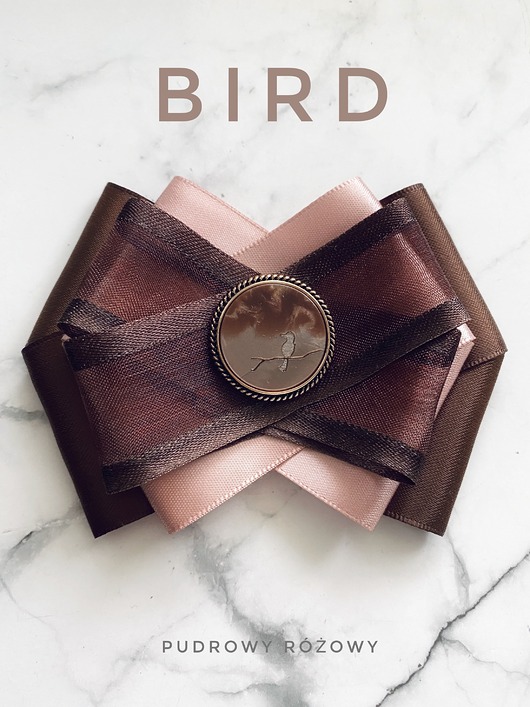 Brosza z kolekcji BIRD z masy perłowej z cudnym ptaszkiem NEW