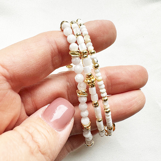 Komplet Bransoletek z masy perłowej i kamieni księżycowych