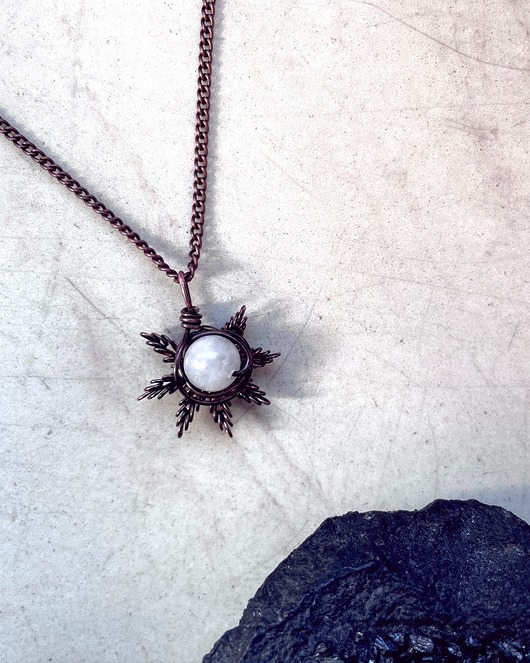 Małe miedziane słońce