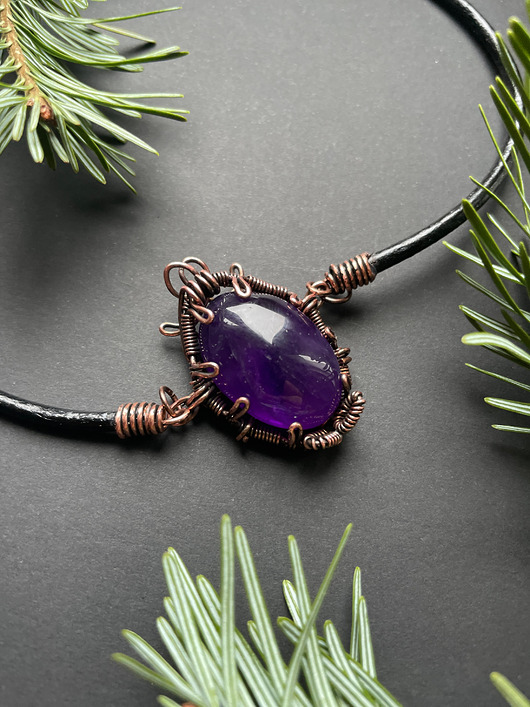 Elegancki miedziany choker z ametystem wiktoriański skórzany rzemień