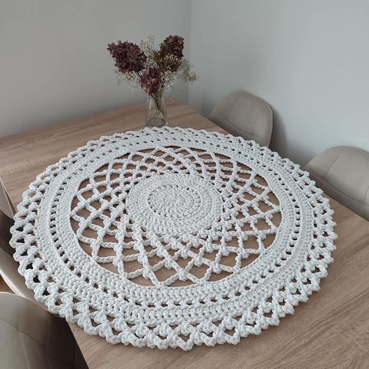 Serweta szydełkowa ze sznurka bawełnianego 90cm