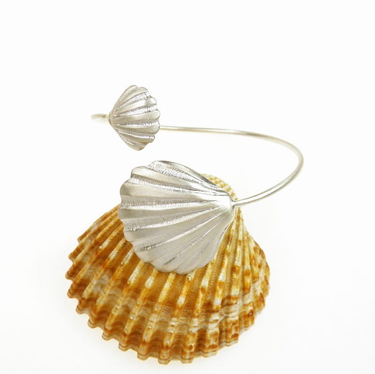 Bransoletka srebrna z muszelkami duża