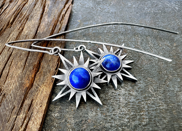Srebrne kolczyki Gwiazda Wenus z lapisem-lazuli 8 mm