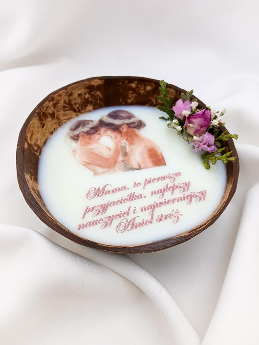 Świeca w kokosie na Dzień Mamy