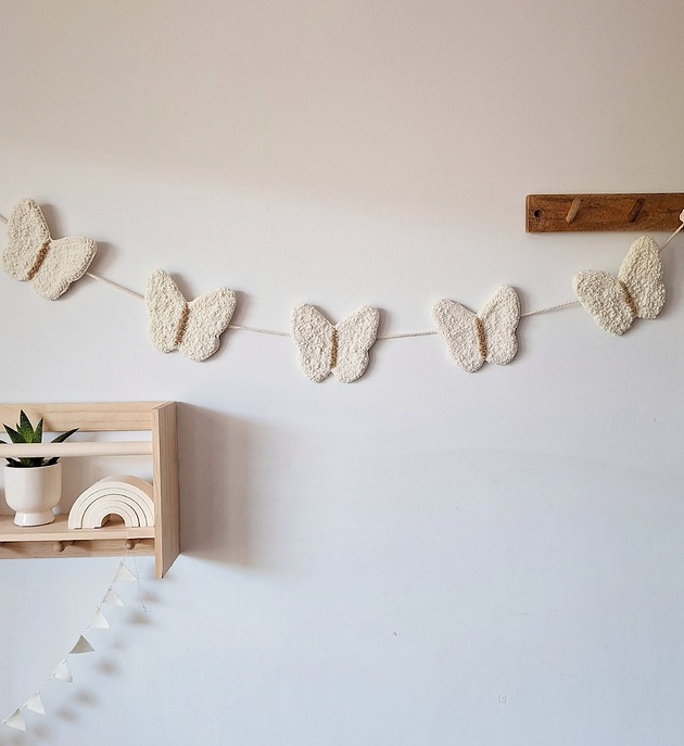 Girlanda z motylkami do pokoju dziewczynki