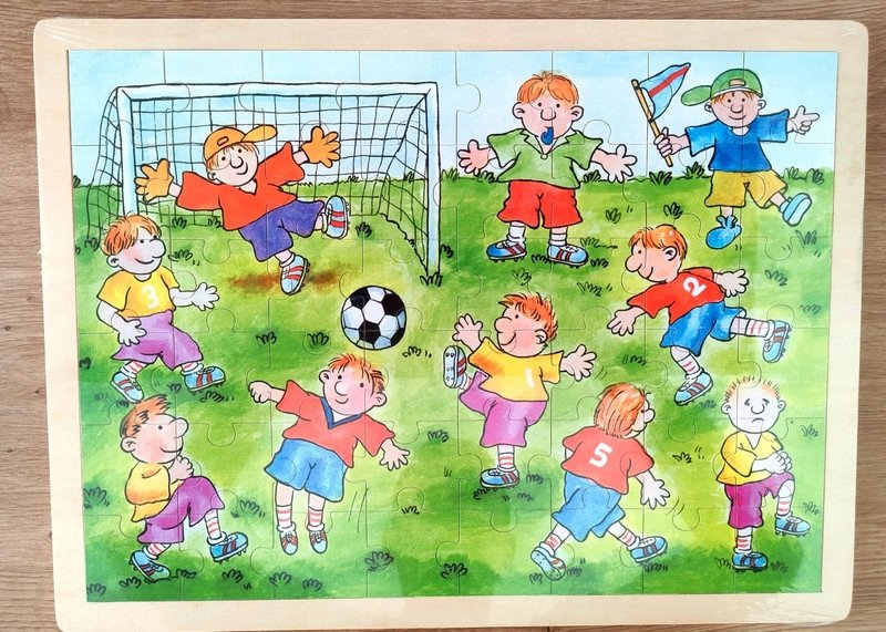 Puzzle w Drewnianej Oprawie Mecz Piłki Nożnej