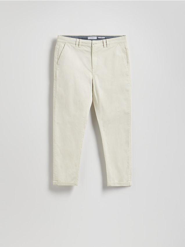 Reserved - Bawełniane spodnie chino slim - beżowy