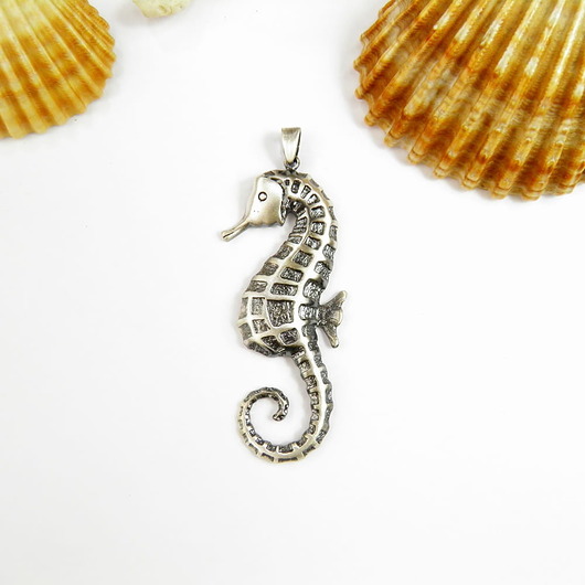 Wisiorek - Konik morski duży szary