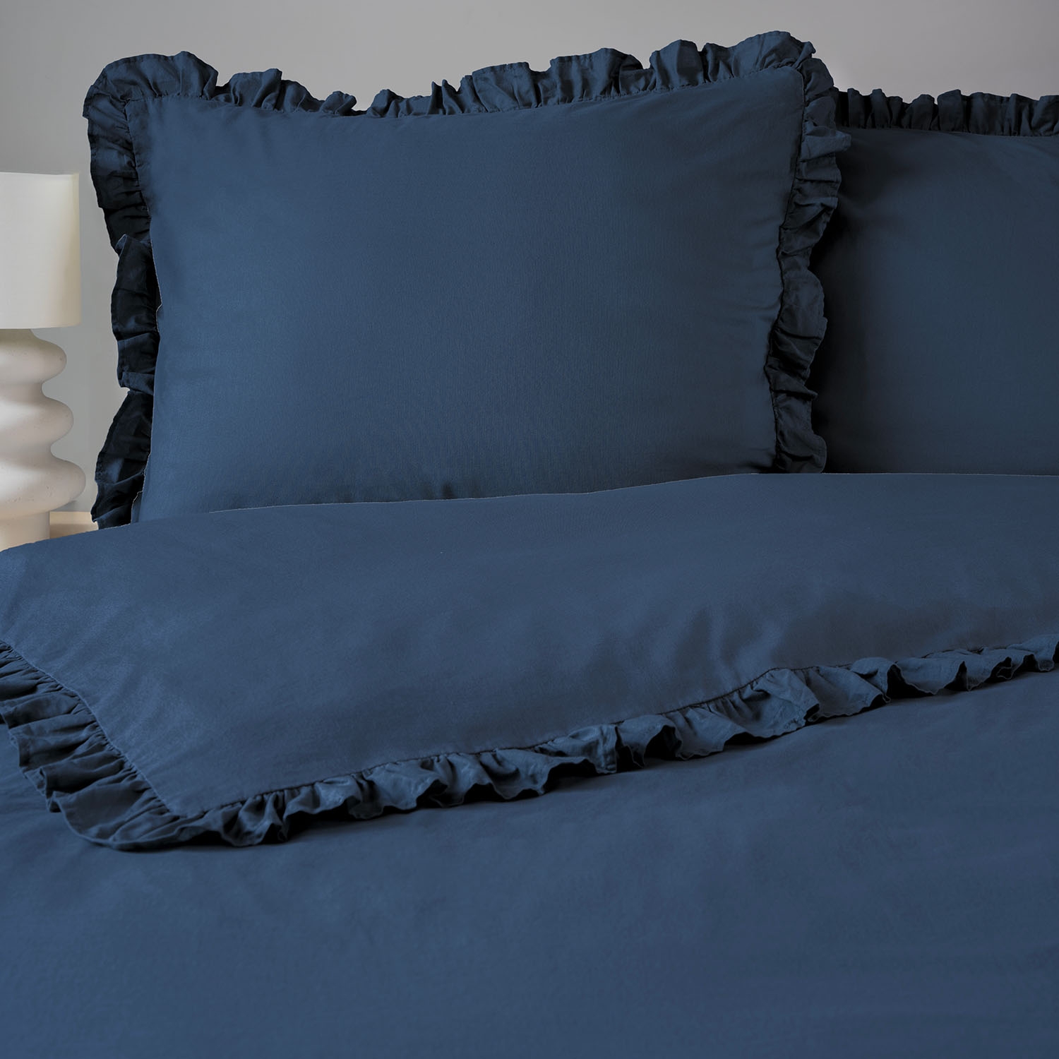 Pościel bawełniana z falbaną 160 x 200 cm Pure Collection, granatowa