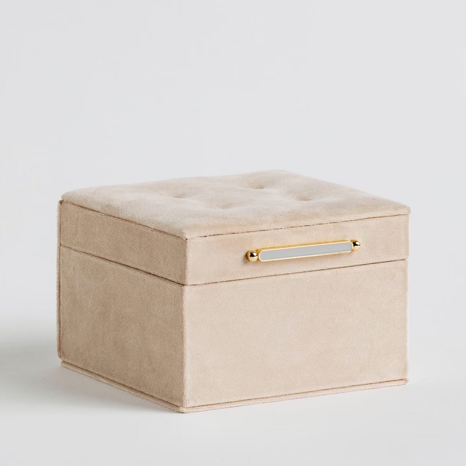 Beżowa szkatułka na biżuterię Home & You model Nappo mała home&you