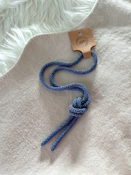 Naszyjnik handmade wykonany na szydełku z ponad 3200 szklanych koralików