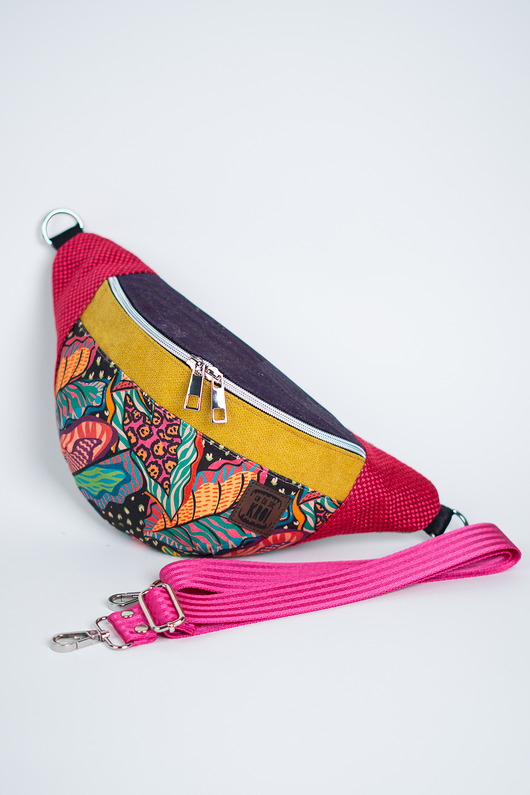 Kolorowa nerka damska na wiosnę z kolorowym paskiem HARMONIA BARW