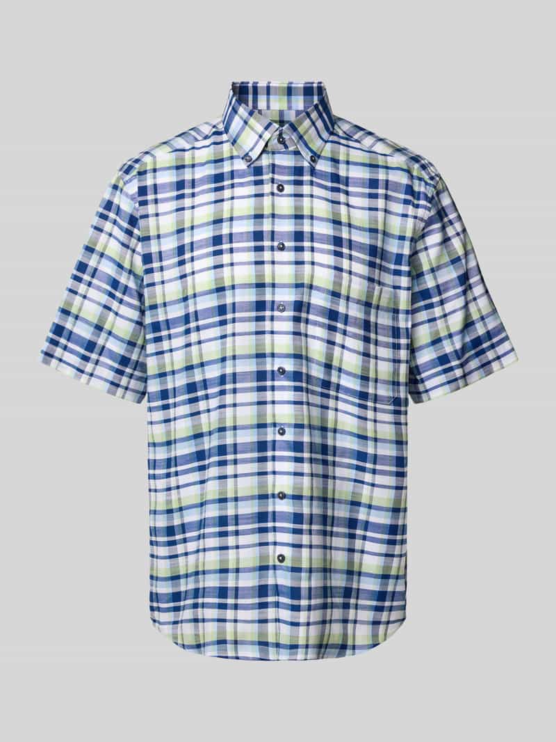 Koszula biznesowa o kroju comfort fit z kołnierzykiem typu button down