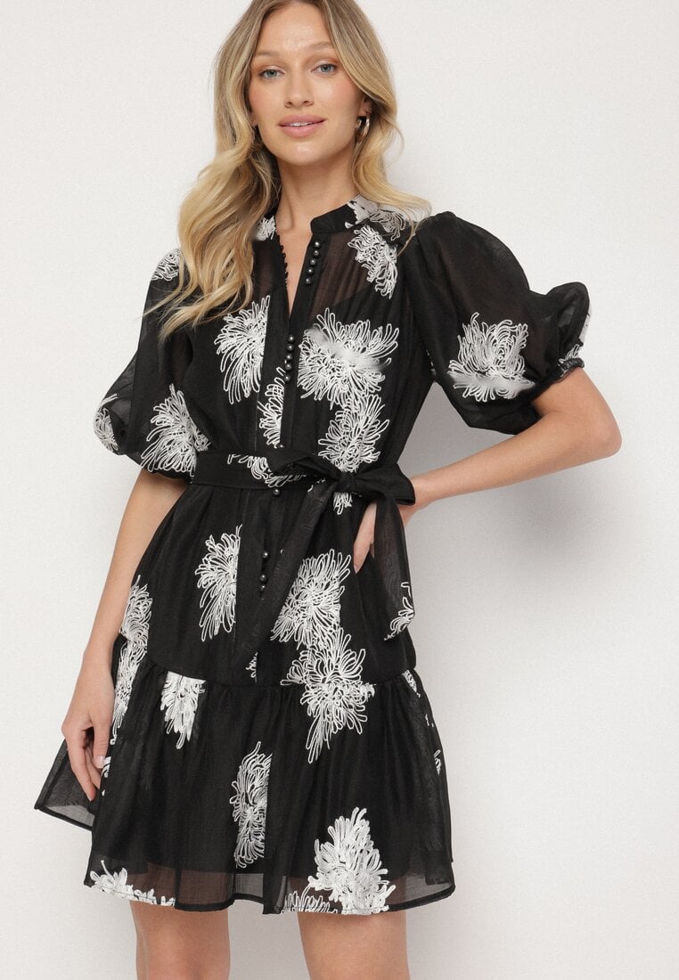 Czarna Koszulowa Przezroczysta Sukienka z Bawełną Haftami i Paskiem Lirulira