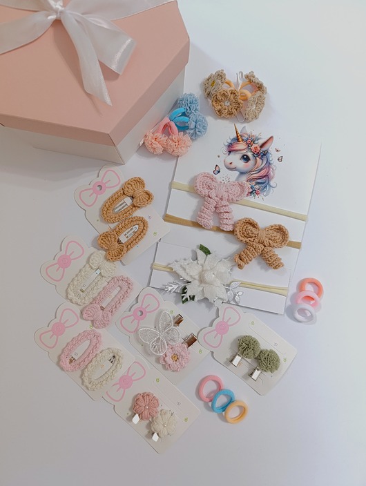 Zestaw akcesoriów dla dziewczynki na prezent