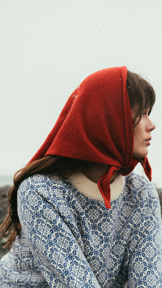 Apaszka Czerwona BIRUANG 100% etycznej wełny merino RWS