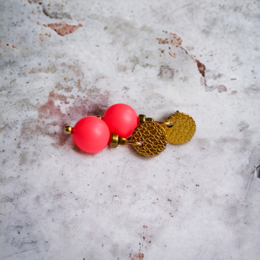 Swarovski neon pearls : neon red