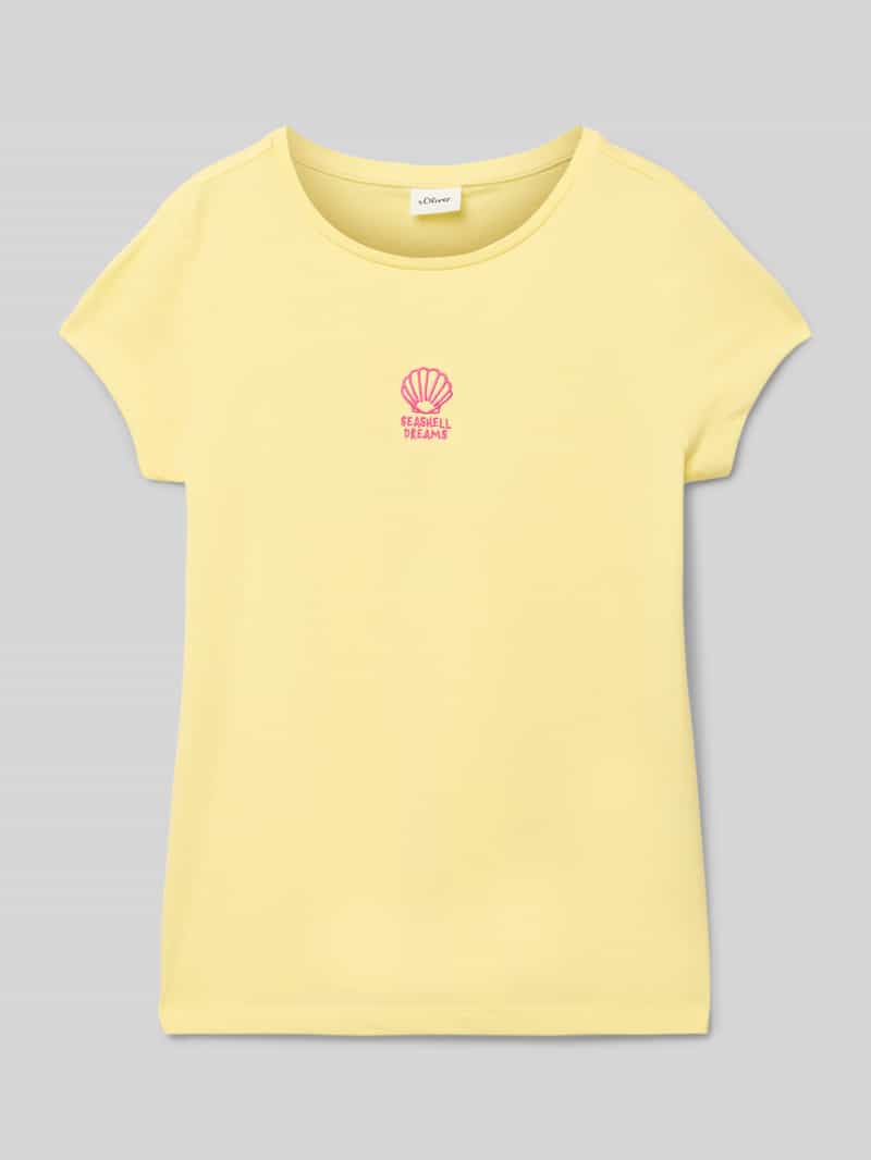 T-shirt o linii A z haftem