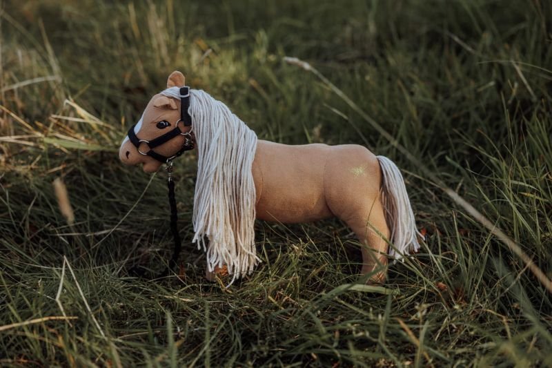 Beżowy Konik Minis Daisy 30 cm Astrup