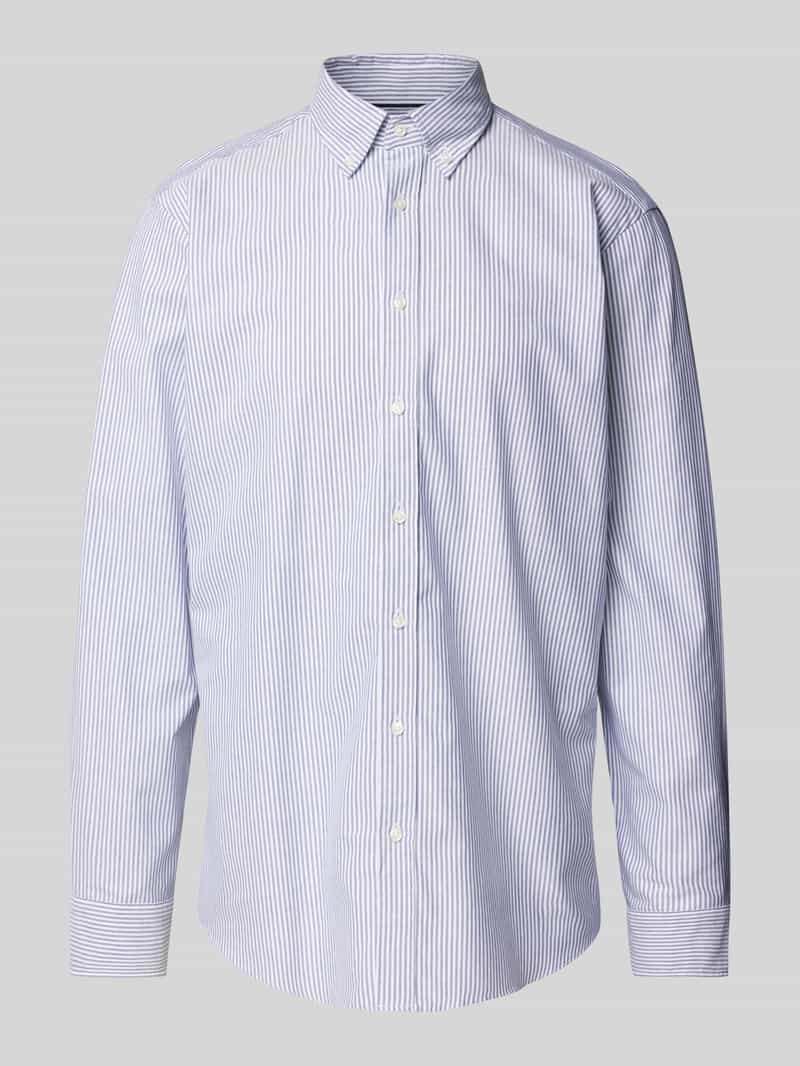 Koszula casualowa o kroju regular fit z kołnierzykiem typu button down