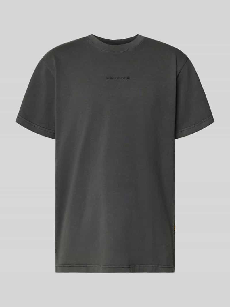 T-shirt z naszywką z logo