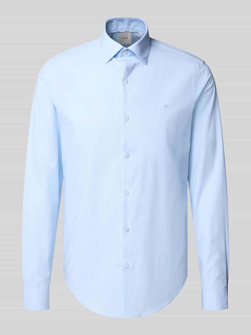 Koszula biznesowa o kroju slim fit z listwą guzikową
