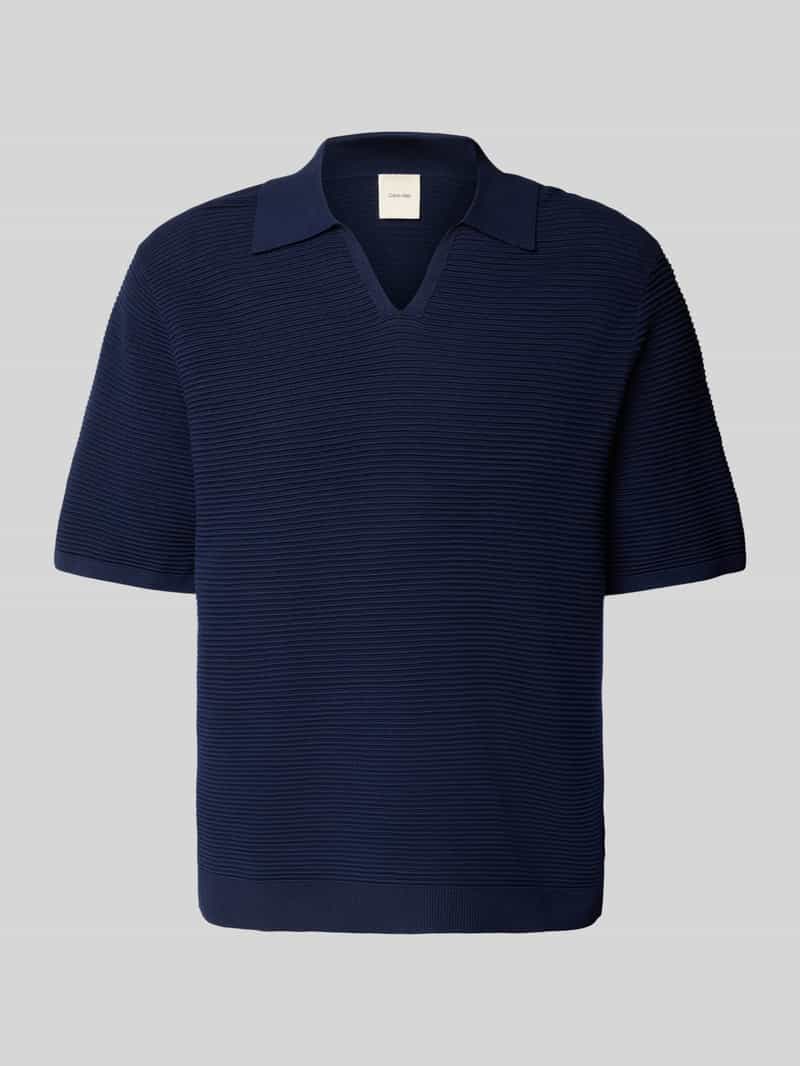 Koszulka polo o kroju regular fit z dekoltem w serek