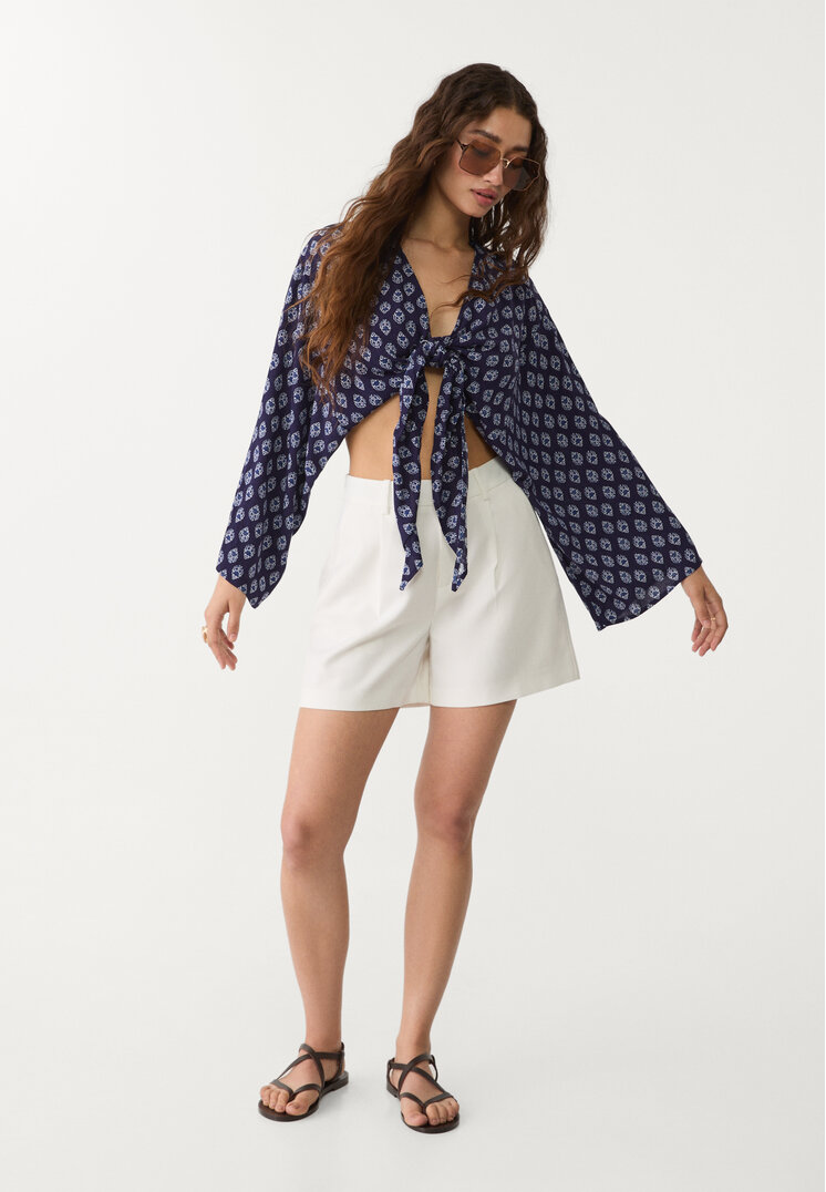 Stradivarius Eleganckie spodenki z zakładkami Ecru 34