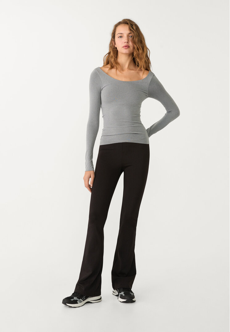 Stradivarius Rozszerzane modelujące legginsy Czarny M