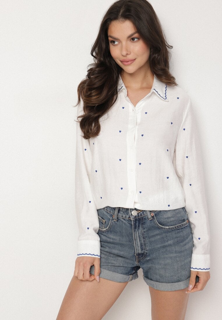 Biało-Niebieska Wiskozowa Koszula z Haftowanymi Sercami Kollireia