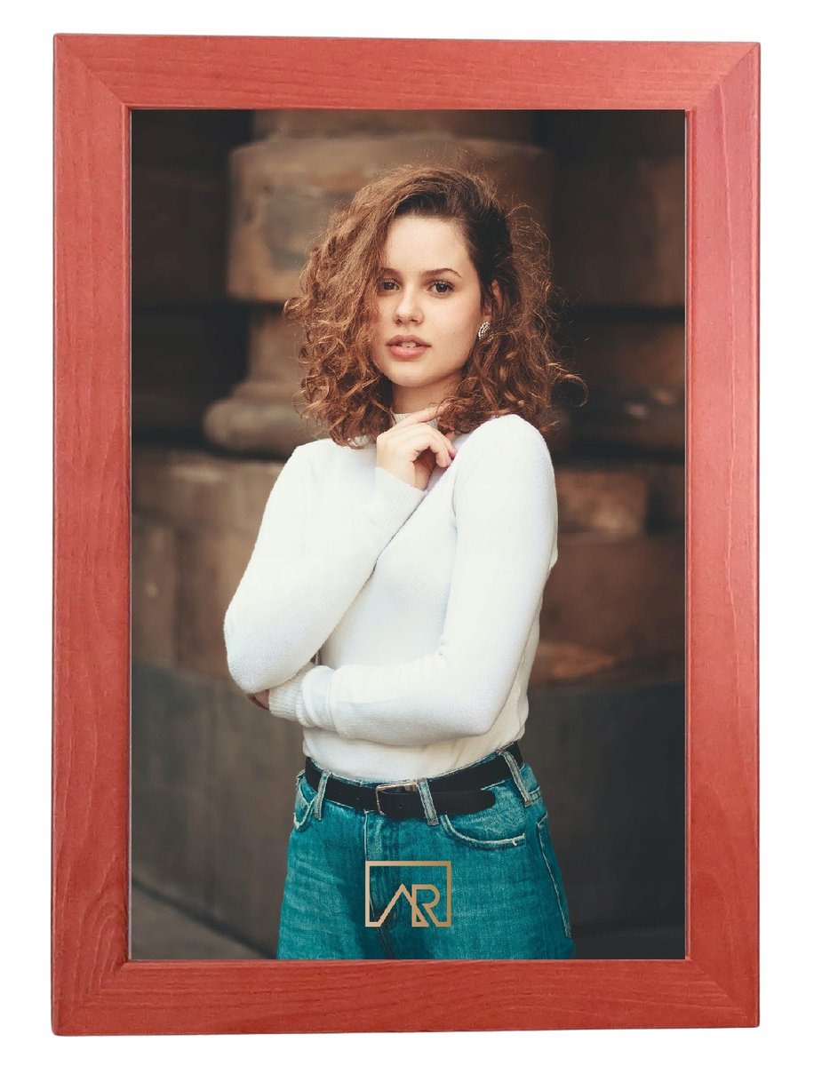 Ramka na jedno zdjęcie w formatu 20x30, czerwona, drewniana listwa