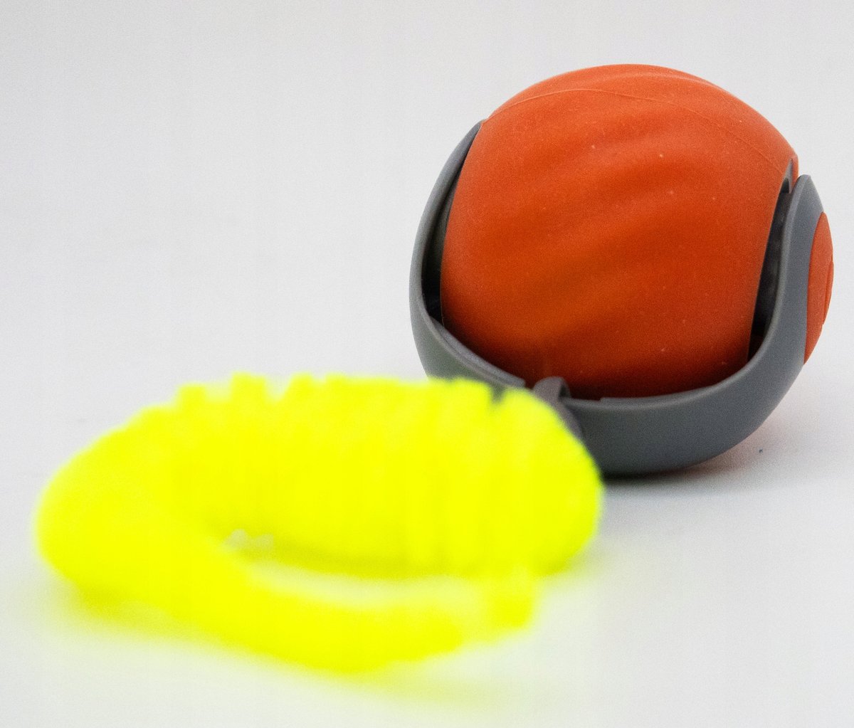 UCIEKAJĄCA PIŁKA DLA KOTA Z OZDOBAMI LED WIBRACJA USB ZABAWKA POMARAŃCZOWA