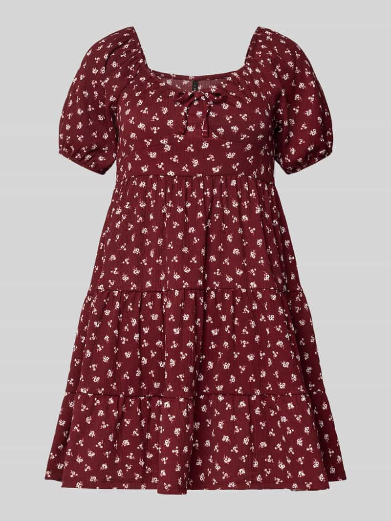 Sukienka casualowa o linii A z krótkim rękawem model ‘HILLARY’