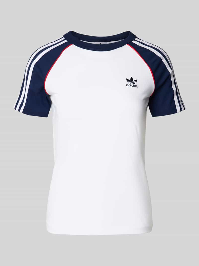 T-shirt o kroju slim fit z wyhaftowanym logo