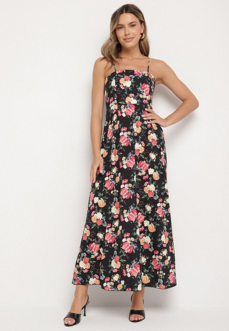 Czarna Sukienka z Wiskozą o Rozkloszowanym Kroju w Kwiaty Nalorene