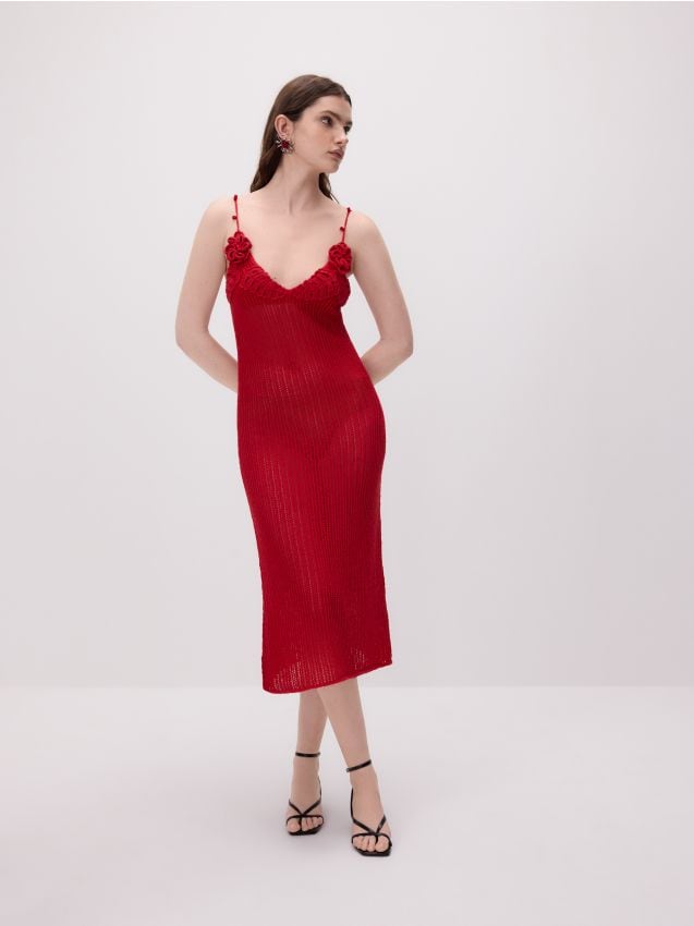 Reserved - Dzianinowa sukienka midi - intenstywna czerwień