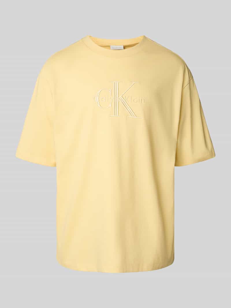T-shirt z wyhaftowanym logo