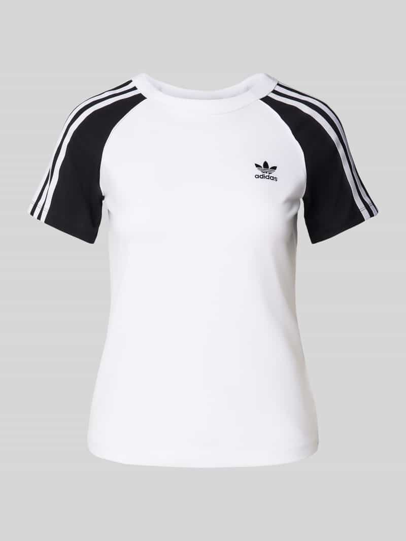 T-shirt z wyhaftowanym logo