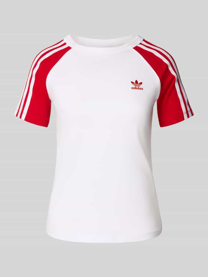 T-shirt z wyhaftowanym logo
