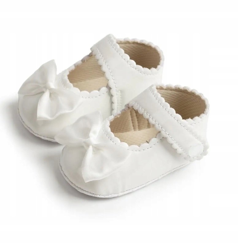 Lakierowane buciki dla niemowlaka chrzest prezent modne obuwie do chrztu