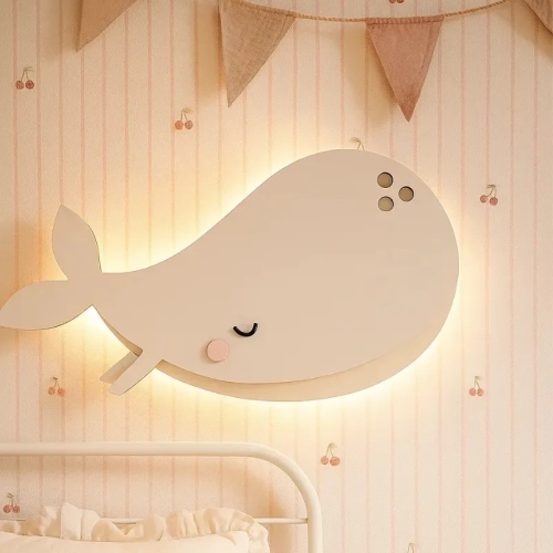 Lampka drewniana ścienna Whale Dream Cream