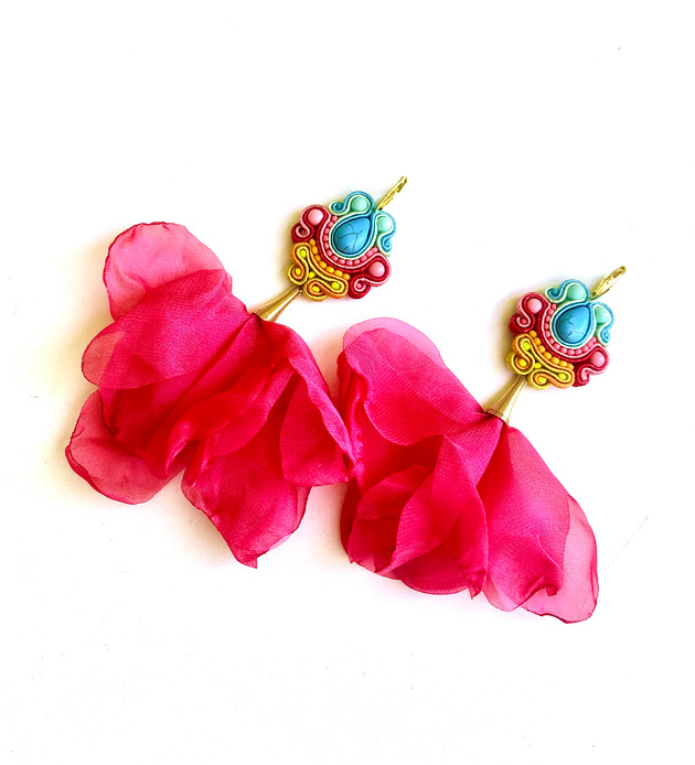 Sutaszowe kolczyki PORTALEGRE z kwiatami