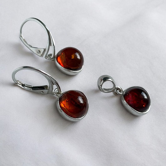 Komplet biżuterii z bursztynem