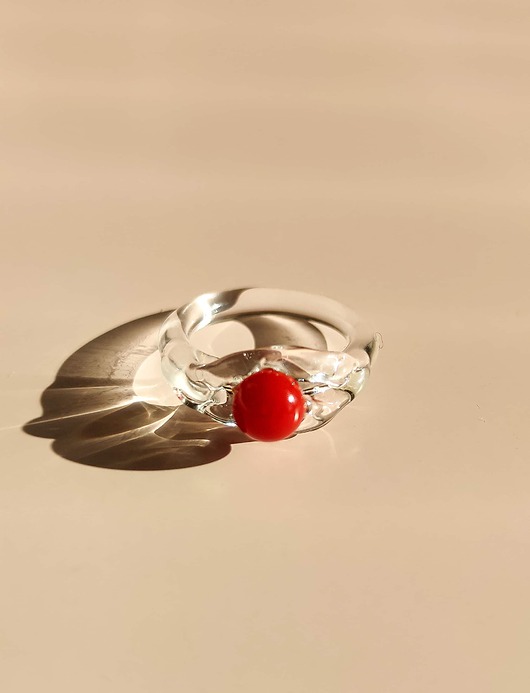 Szklany pierścionek z motywem perły Coral